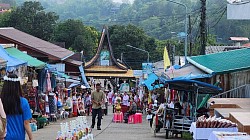 ตักบาตร สะพานมอญ